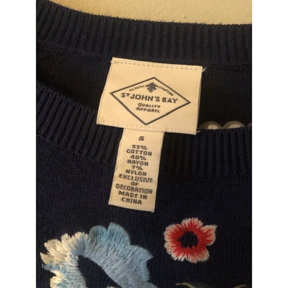NWT St Johns Bay Size Small Blue Lightweight Knit Sweater Floral Embroidered - Picture 4 of 5